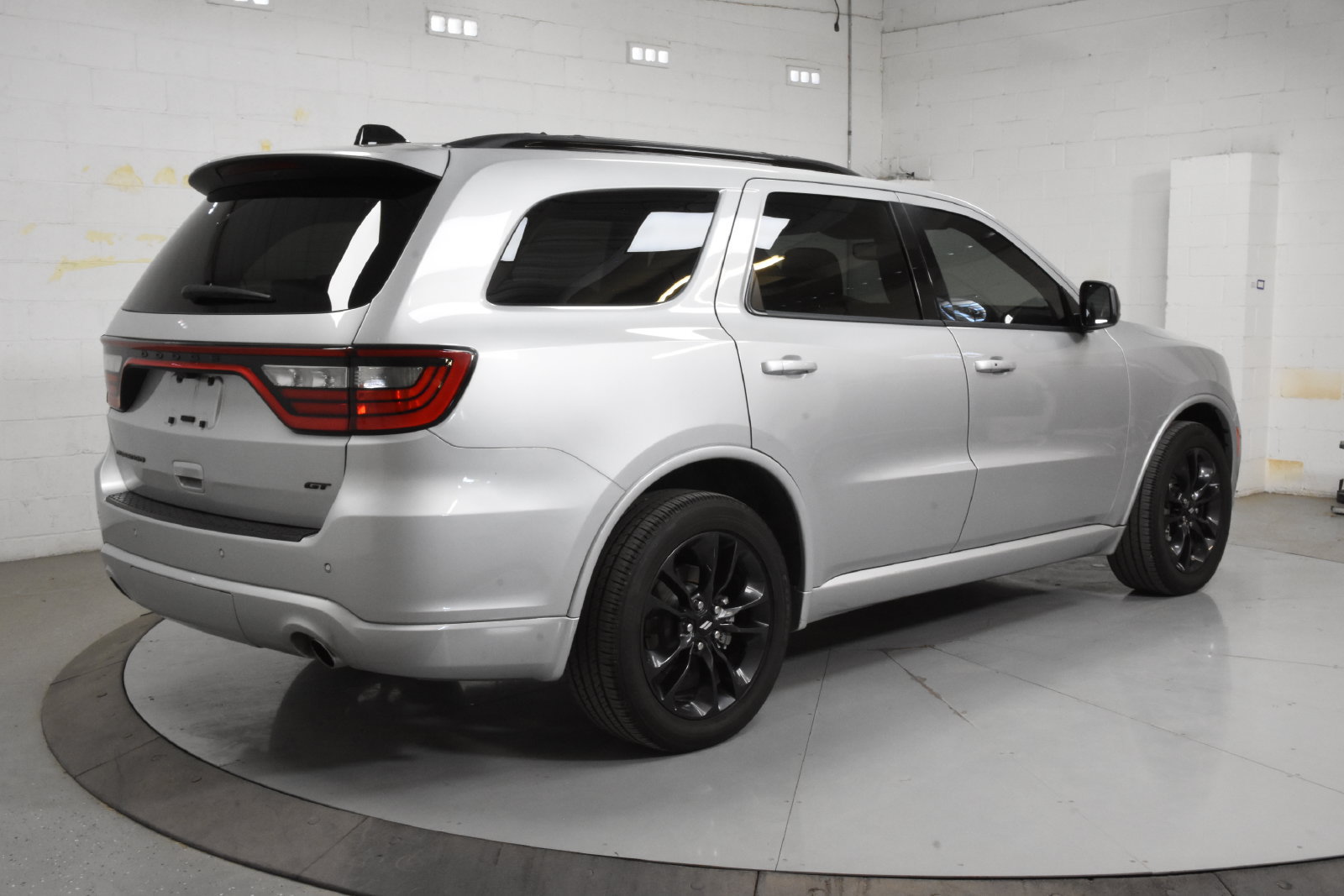 Used 2025 Dodge Durango GT w/ Blacktop Package RWD image 2