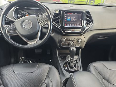Used 2019 Jeep Cherokee Limited image 16