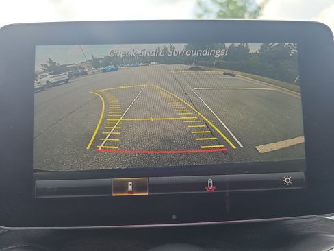 Used 2018 Mercedes-Benz GLC 300 image 24