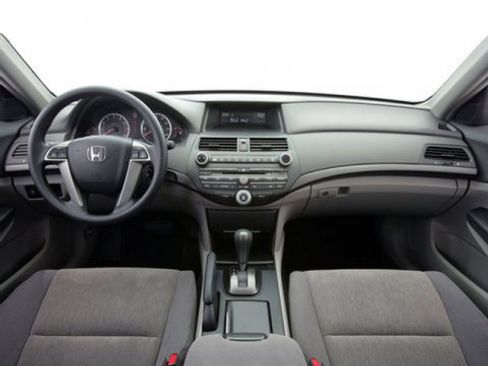 Used 2010 Honda Accord LX-P image 4