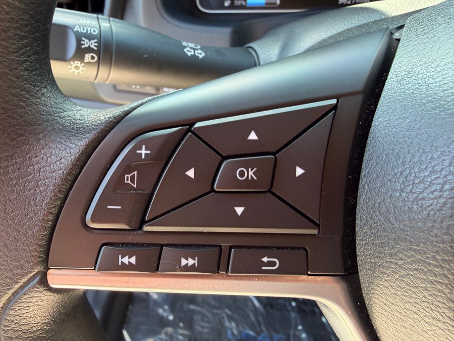 Used 2025 Nissan Leaf S FWD image 13