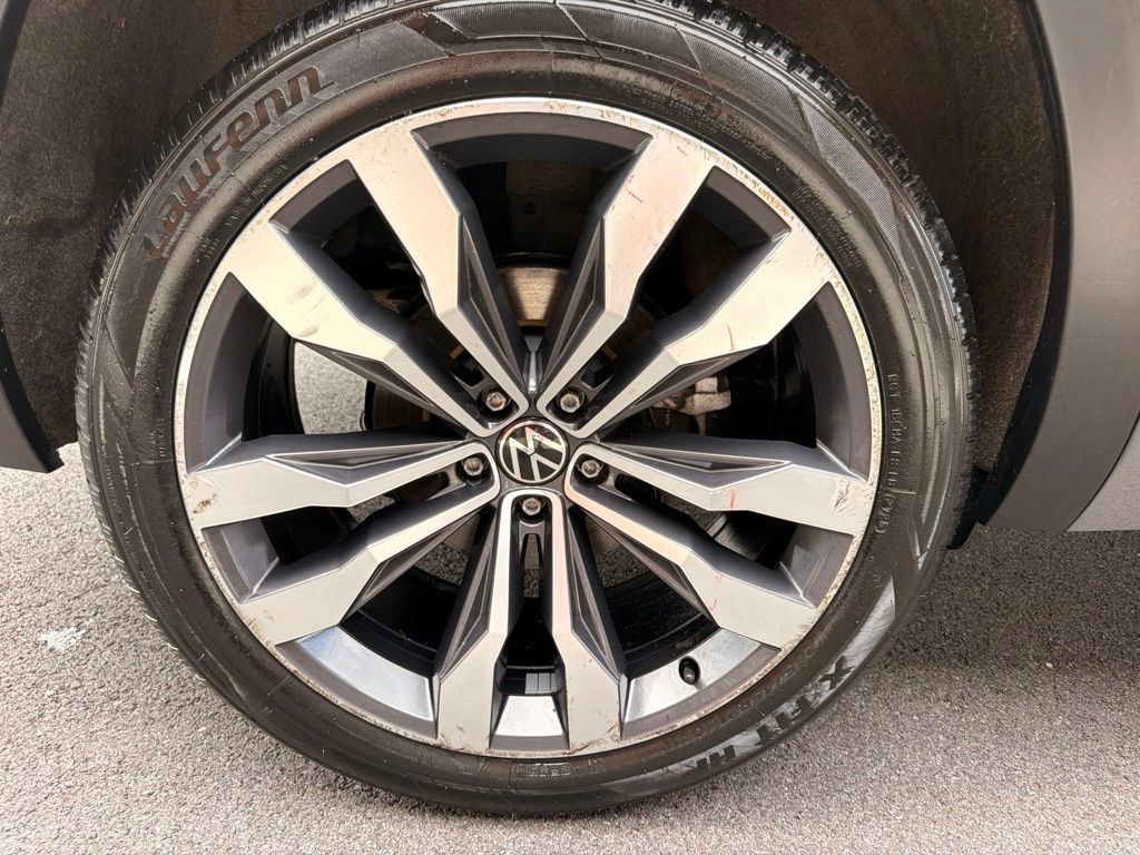 Used 2021 Volkswagen Atlas Cross Sport SEL Premium R-Line AWD/4WD image 33