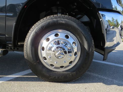 New 2026 RAM 3500 Tradesman w/ Chrome Appearance Group image 9