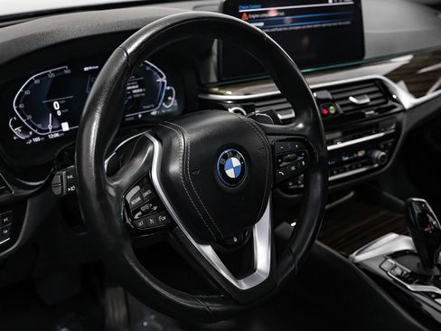Used 2023 BMW 530e RWD image 18