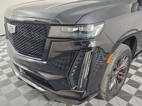 Used 2023 Cadillac Escalade V image 10