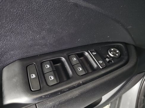 Used 2023 Hyundai Venue SE FWD image 26
