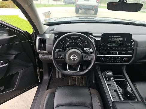 Used 2023 Nissan Pathfinder SL FWD image 25