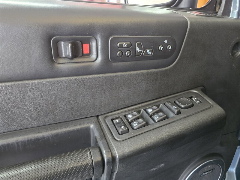Used 2005 HUMMER H2 w/ Preferred Equipment Group AWD/4WD image 25
