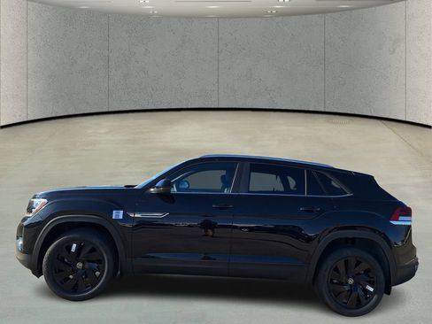 New 2026 Volkswagen Atlas Cross Sport SE FWD image 2