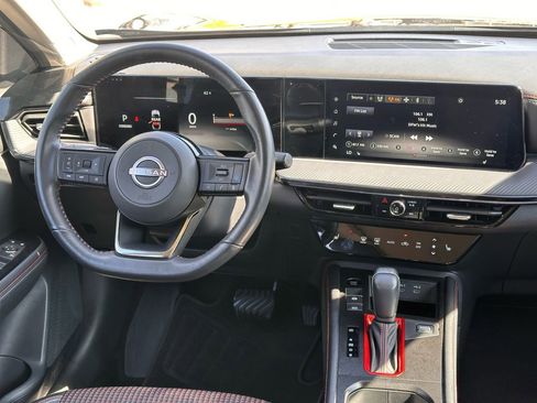 Used 2025 Nissan Kicks SR w/ SR Premium Package image 18