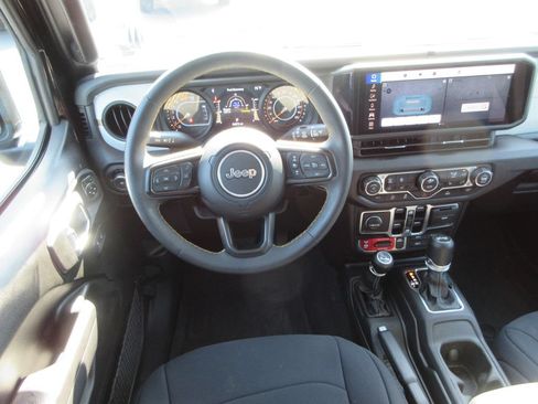 Used 2024 Jeep Wrangler Unlimited Sport AWD/4WD image 18