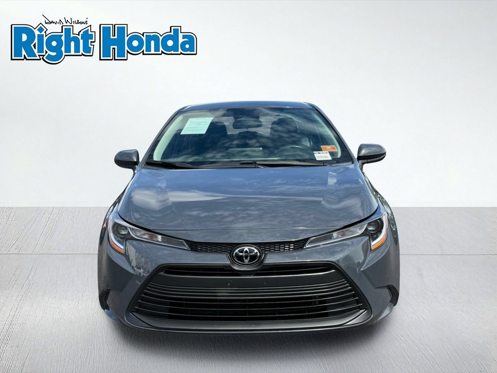 Used 2025 Toyota Corolla LE FWD image 5
