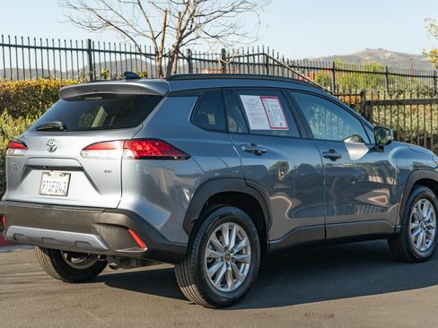 Certified 2025 Toyota Corolla Cross LE FWD image 11