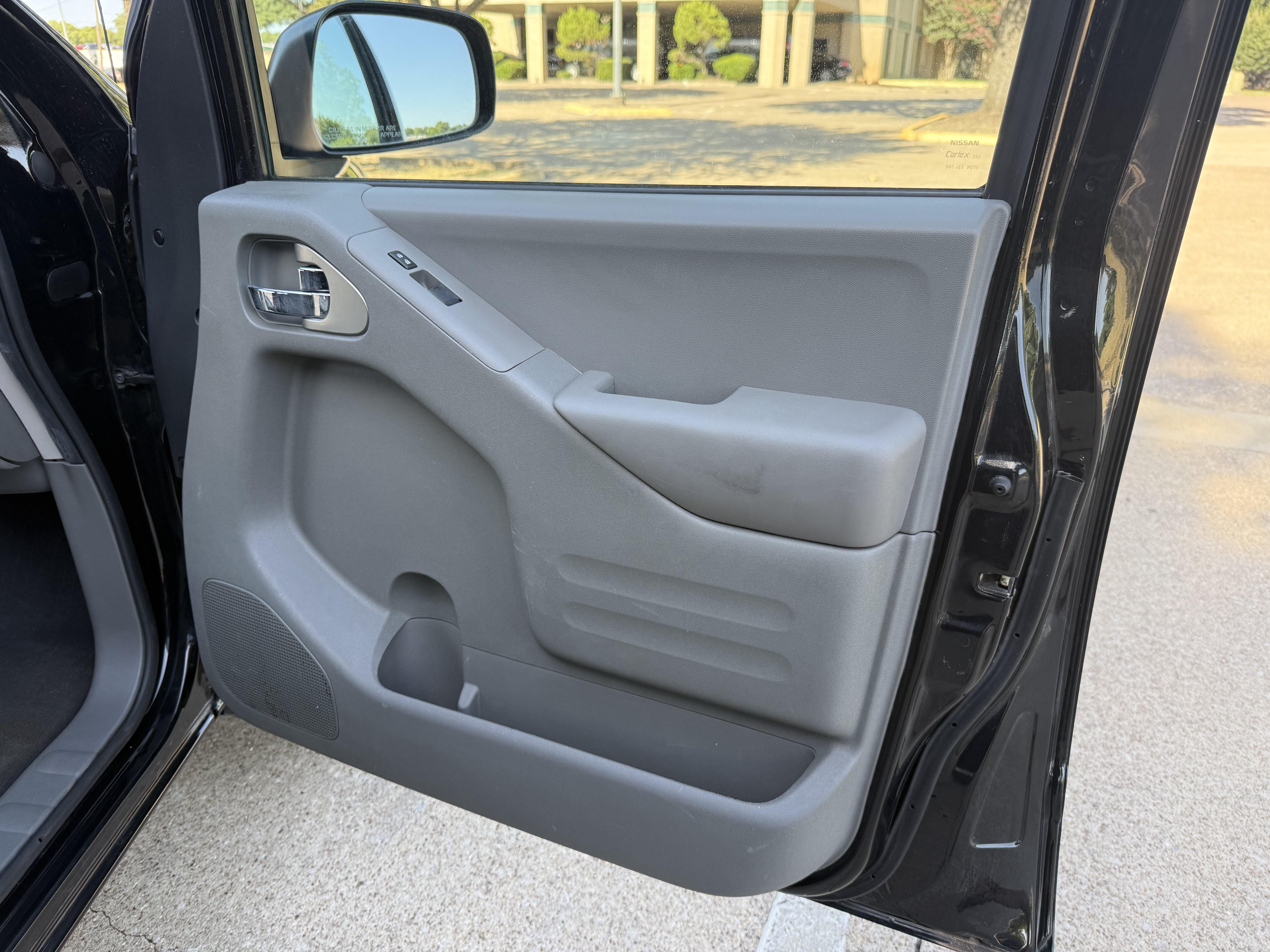 Used 2020 Nissan Frontier SV w/ SV Utility Package AWD/4WD image 12