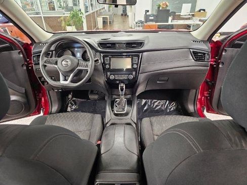 Used 2017 Nissan Rogue SV AWD/4WD image 9