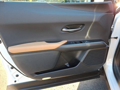 New 2025 Lexus UX 300h AWD image 8