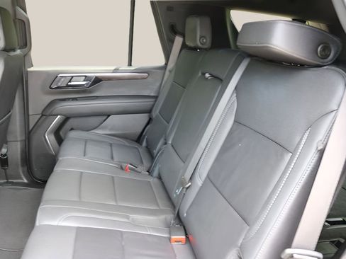 Used 2025 Chevrolet Tahoe LT AWD/4WD image 16