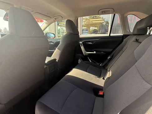 Used 2023 Toyota RAV4 XLE AWD/4WD image 9