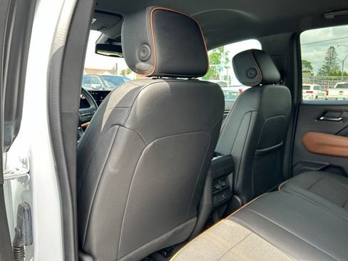 Certified 2023 GMC Canyon AT4 w/ Technology Package AWD/4WD image 18