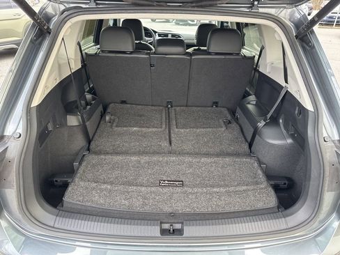 Used 2023 Volkswagen Tiguan SE image 12