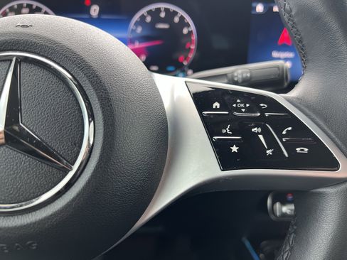 Certified 2024 Mercedes-Benz GLB 250 4MATIC image 20