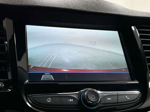 Used 2018 Chevrolet Trax LT w/ LT Convenience Package FWD image 19