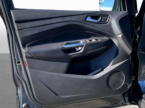 Used 2019 Ford Escape SEL image 16