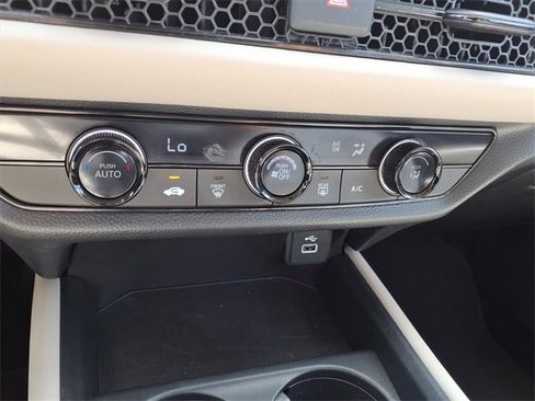 Used 2024 Honda HR-V LX image 17