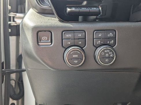 Used 2022 Chevrolet Silverado 1500 ZR2 w/ Technology Package AWD/4WD image 12