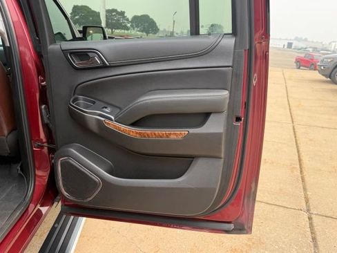 Used 2019 Chevrolet Suburban Premier w/ Premier Plus Edition AWD/4WD image 42