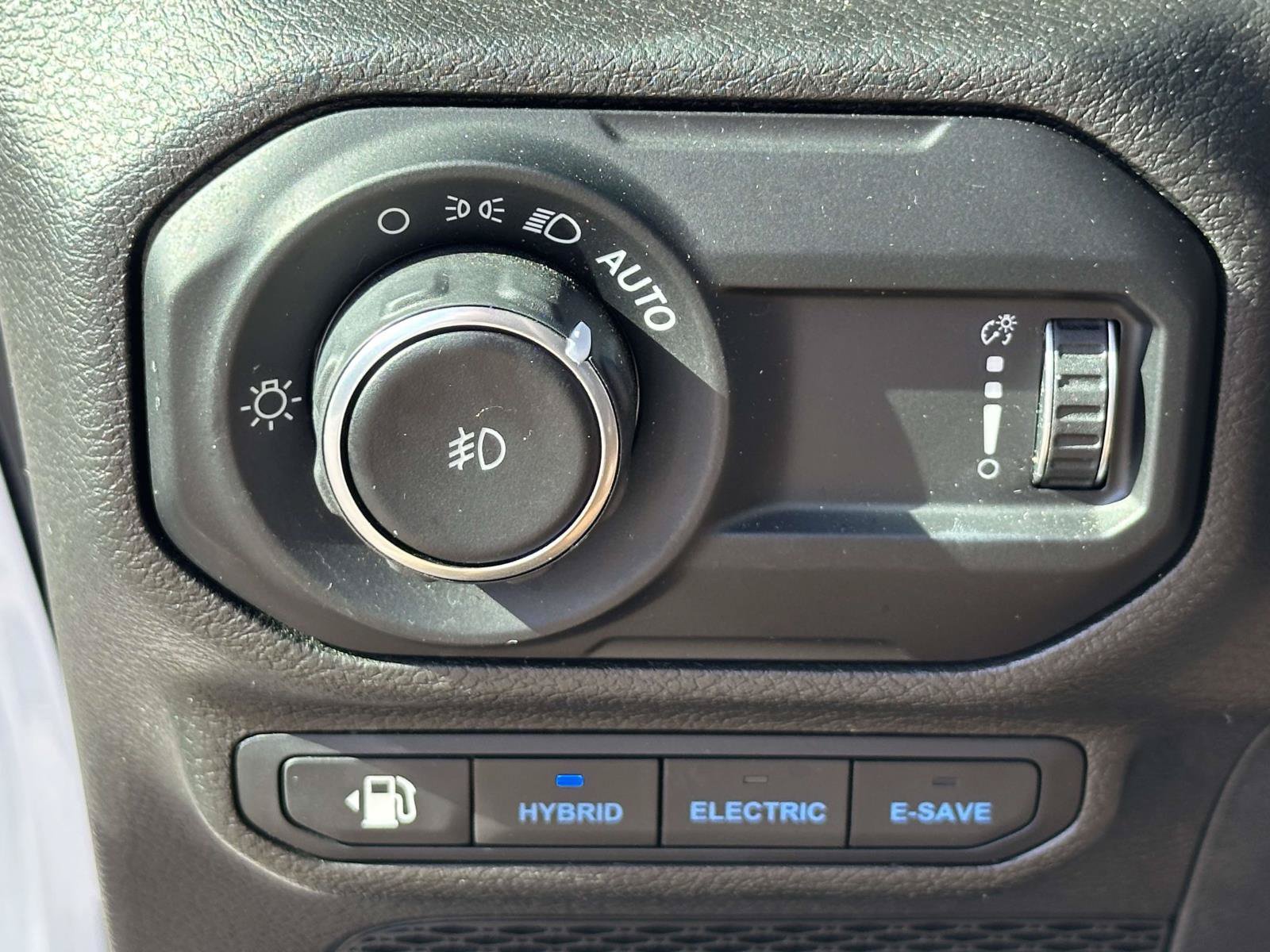 Used 2023 Jeep Wrangler Unlimited Rubicon 4xe AWD/4WD image 15