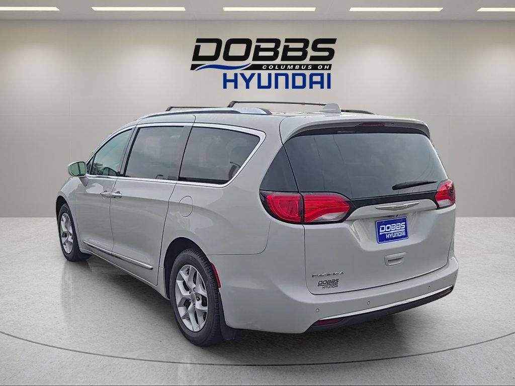Used 2017 Chrysler Pacifica Touring-L Plus w/ Tire & Wheel Group FWD image 3