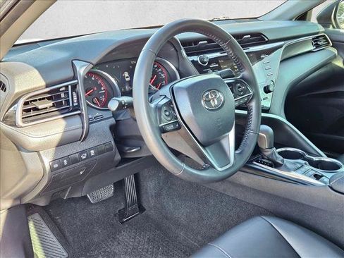 Used 2019 Toyota Camry XSE FWD image 10