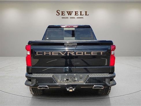 Used 2019 Chevrolet Silverado 1500 High Country w/ Technology Package image 3