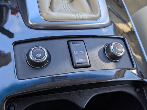 Used 2017 INFINITI QX70 AWD image 21