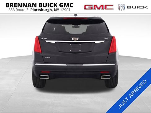 Used 2017 Cadillac XT5 Luxury w/ Driver Awareness Package AWD/4WD image 4