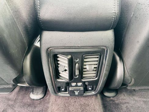 Used 2018 Jeep Grand Cherokee Overland AWD/4WD image 34