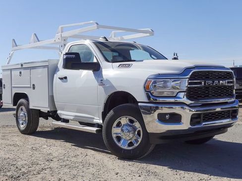 New 2024 RAM 3500 Tradesman w/ Chrome Appearance Group image 5