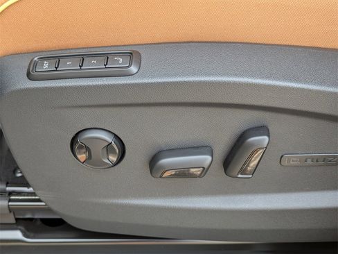 New 2025 Volkswagen ID. Buzz Pro S Plus image 30