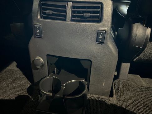 Used 2013 Nissan Armada Platinum image 21