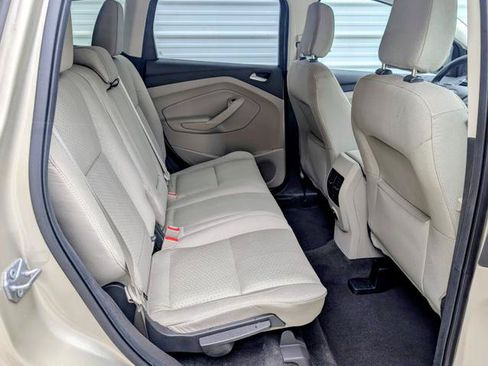 Used 2018 Ford Escape SE FWD image 18