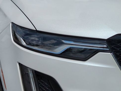 Used 2024 Cadillac XT6 Sport w/ Technology Package image 8