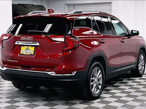 Used 2023 GMC Terrain SLT w/ Tech Package FWD image 13