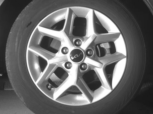 Used 2025 Kia Soul LX w/ LX Technology Package image 13