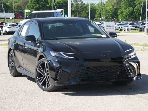 Used 2026 Toyota Camry XSE FWD image 16