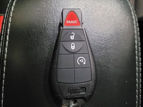 Used 2020 Jeep Cherokee Latitude FWD image 32