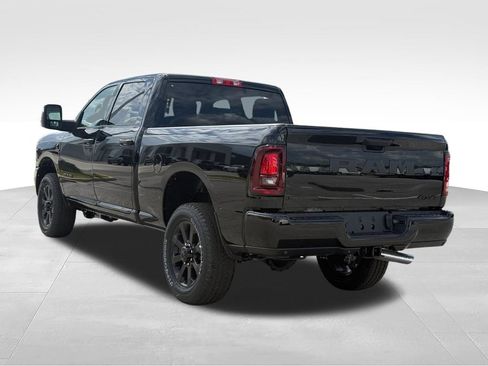 New 2026 RAM 2500 Big Horn AWD/4WD image 4