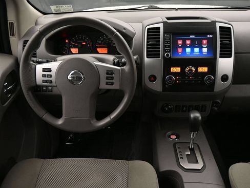 Used 2020 Nissan Frontier SV w/ Midnight Edition Floor Mats AWD/4WD image 5