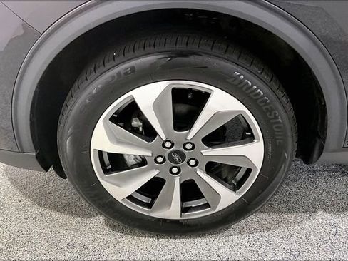 Used 2025 Ford Escape Platinum AWD/4WD image 36