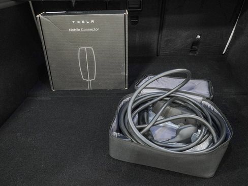 Used 2026 Tesla Model Y AWD image 10